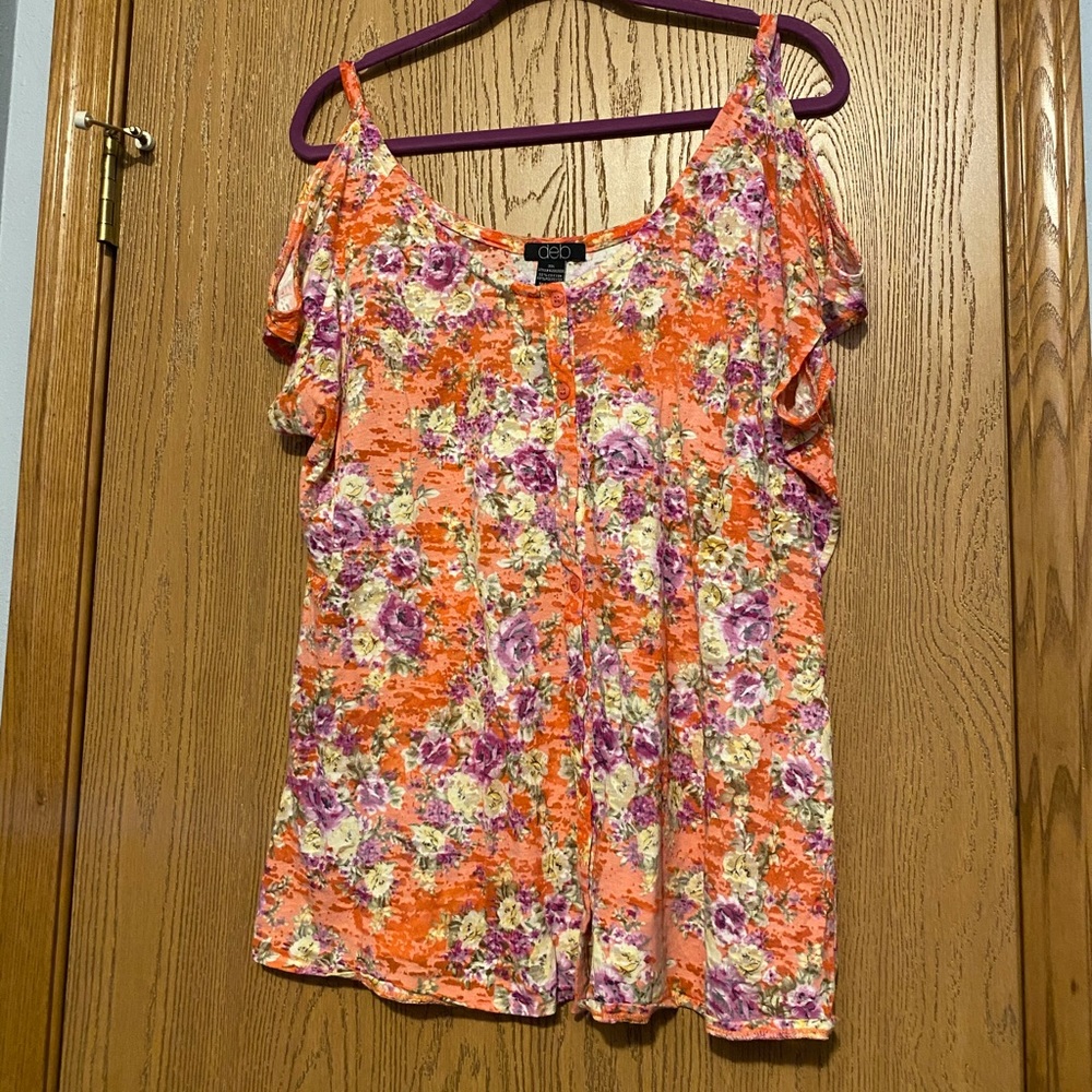 Deb brand button up top